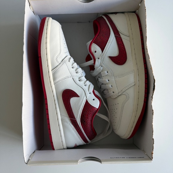 Nike| Air Jordan 1 Mid SE - Picture 2 of 5